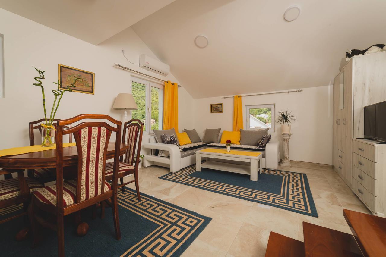 Apartments Kovac Tivat Exterior foto