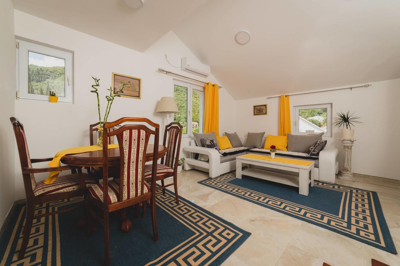 Apartments Kovac Tivat Exterior foto