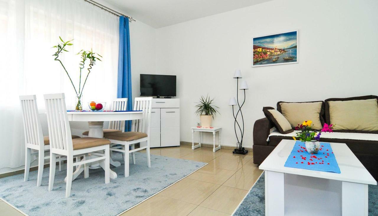 Apartments Kovac Tivat Exterior foto